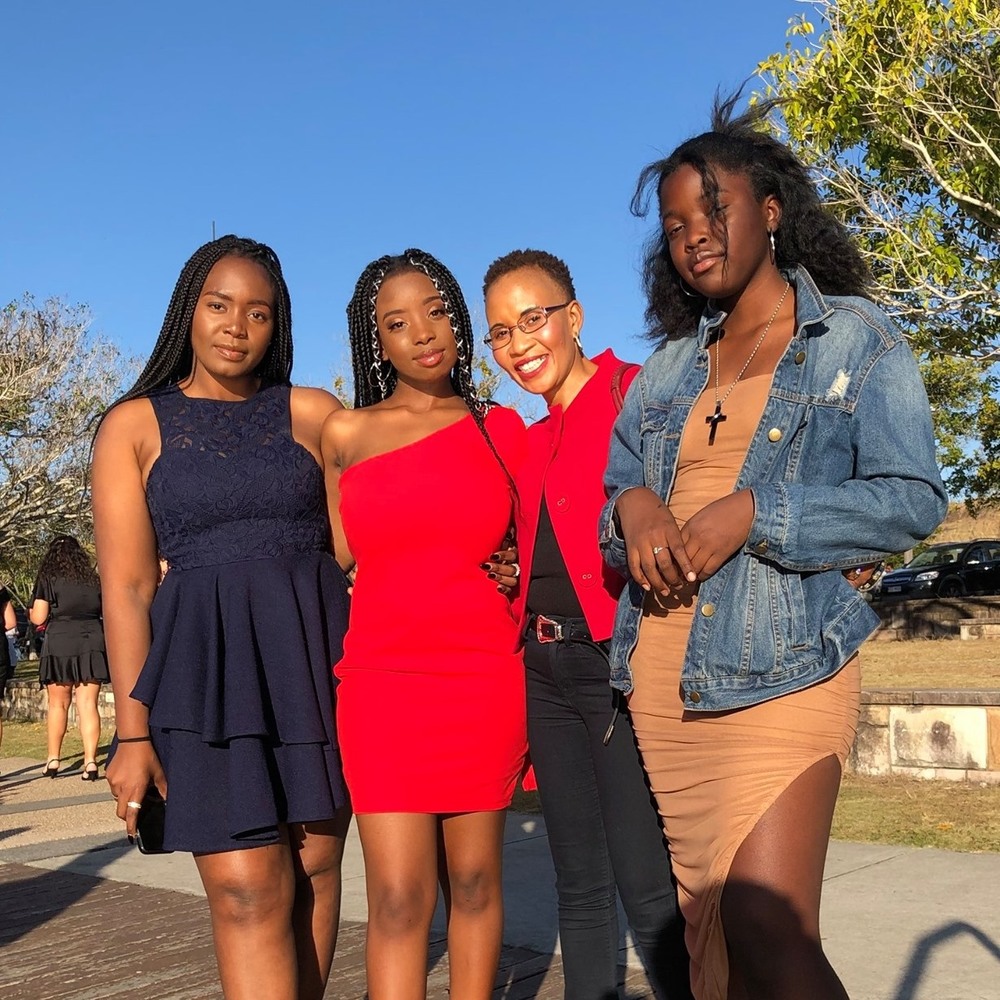 Meet your Posher, Mika